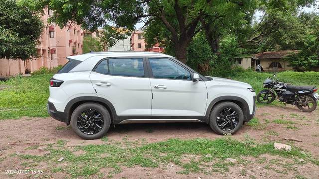 https://images10.gaadi.com/usedgaadi-sellcar/UsedCar/e56a2d8da/096a1d21-fa02-4d43-99c4-1813f878613a.jpg?imwidth=6401