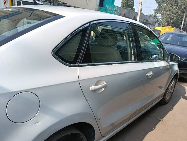 https://images10.gaadi.com/usedgaadi-sellcar/UsedCar/e56afc48a/f61ee69b-216d-4521-b0c0-6df05ef21481.jpeg?imwidth=6401