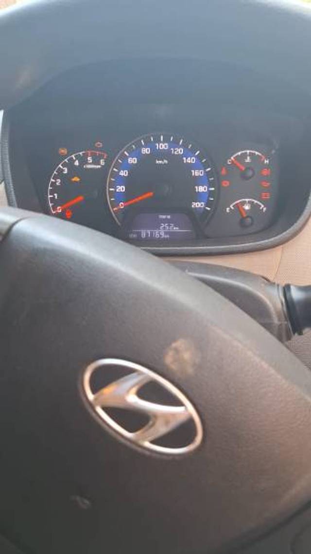 https://images10.gaadi.com/usedgaadi-sellcar/UsedCar/e56b1ff9a/62dadb2c-524a-4e6e-81d4-fd3e295b7981.jpg?imwidth=6400