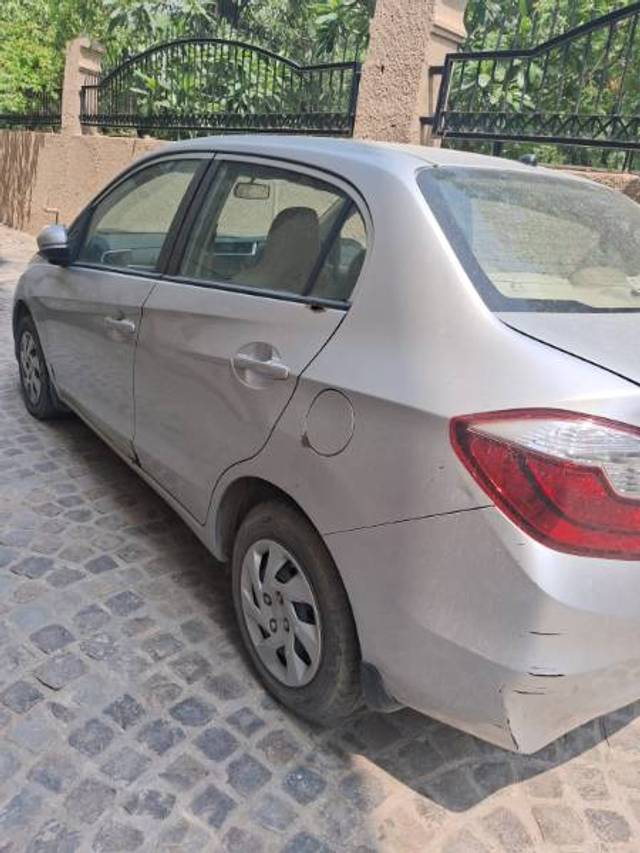 https://images10.gaadi.com/usedgaadi-sellcar/UsedCar/e56b37cfa/c8d01c2c-8a9f-4eb5-83ea-3d33f0d51c5e.jpeg?imwidth=6402