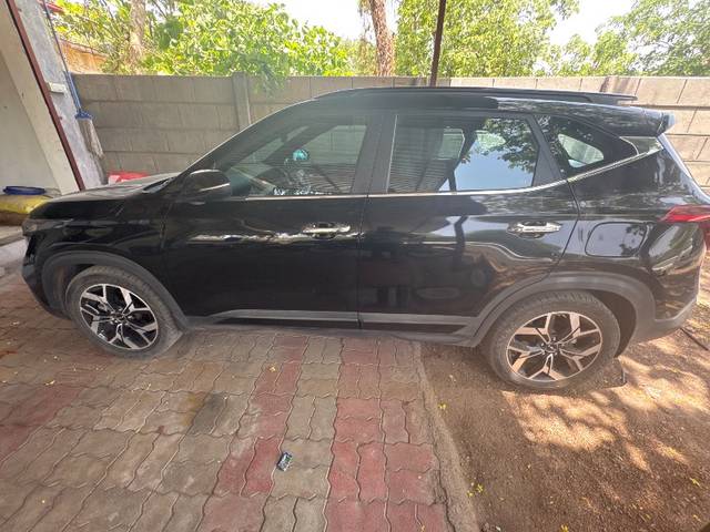 https://images10.gaadi.com/usedgaadi-sellcar/UsedCar/e56b4ecfa/c03a616f-85b7-47c5-b3b9-d9de070fdee3.jpg?imwidth=6402