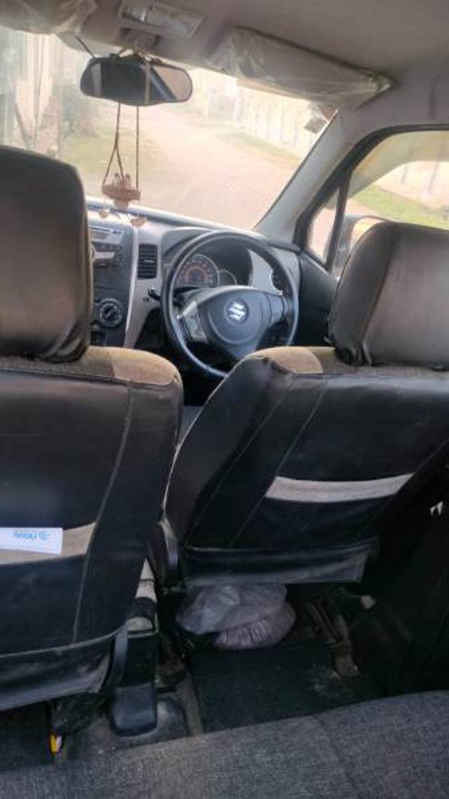 https://images10.gaadi.com/usedgaadi-sellcar/UsedCar/e56b5c80a/497ae7ca-b94e-41c6-b681-15bb4f367fd2.jpg?imwidth=6402