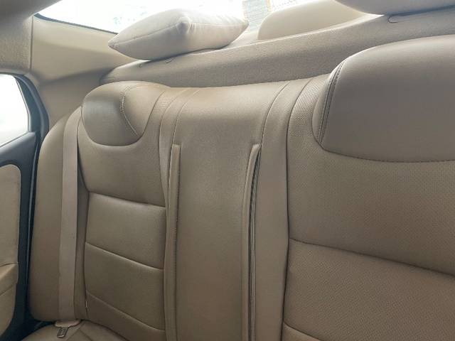 https://images10.gaadi.com/usedgaadi-sellcar/UsedCar/e56b7b05a/9d8c956b-eeae-4432-a4ec-b30a0bd990f0.jpeg?imwidth=6402