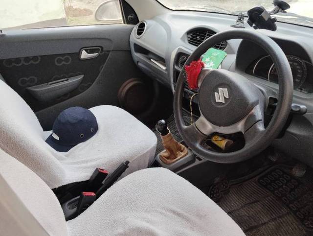 https://images10.gaadi.com/usedgaadi-sellcar/UsedCar/e56baa23a/d6db8a7e-55b6-4347-8928-ff54ce2e03f0.jpg?imwidth=6402