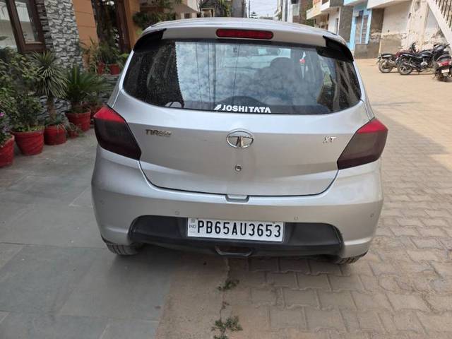https://images10.gaadi.com/usedgaadi-sellcar/UsedCar/e56bd874a/3170ce3d-0b42-4187-a976-83581c77c962.jpg?imwidth=6402