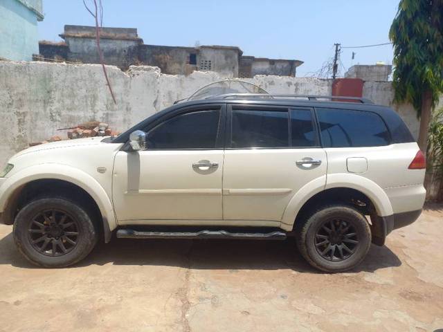 https://images10.gaadi.com/usedgaadi-sellcar/UsedCar/e56be8c2a/b337ef60-dd3d-4cde-9415-e2f2edf49252.jpg?imwidth=6401