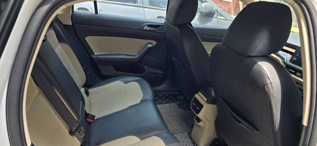 https://images10.gaadi.com/usedgaadi-sellcar/UsedCar/e56c026ba/b7866365-b92c-4584-bd19-047f40a0c0aa.jpeg?imwidth=6402