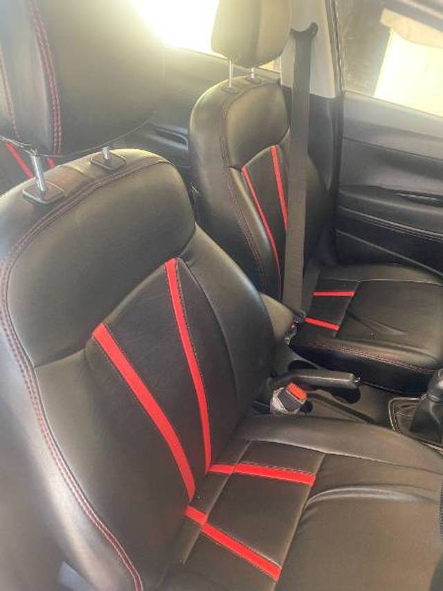 https://images10.gaadi.com/usedgaadi-sellcar/UsedCar/e56c3b09a/339d05c7-f206-4fa7-8248-ac5e45c27687.jpg?imwidth=6402