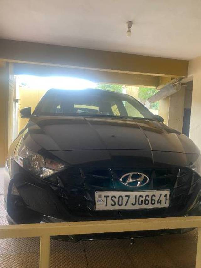 https://images10.gaadi.com/usedgaadi-sellcar/UsedCar/e56c3b09a/afcd518a-aac1-48e1-9a03-67e7ee824078.jpg?imwidth=6400