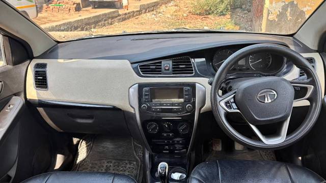 https://images10.gaadi.com/usedgaadi-sellcar/UsedCar/e56c55cda/516340af-da57-4053-8806-ecd4ae4bbcfd.jpg?imwidth=6402