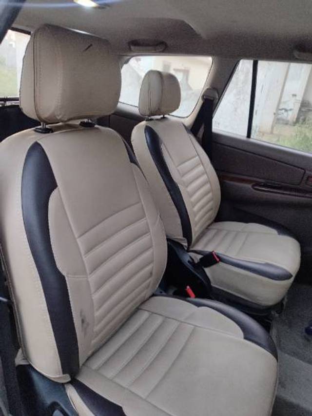 https://images10.gaadi.com/usedgaadi-sellcar/UsedCar/e56c7301a/bd33aa92-e764-480d-afc7-10378a07dbe6.jpg?imwidth=6402