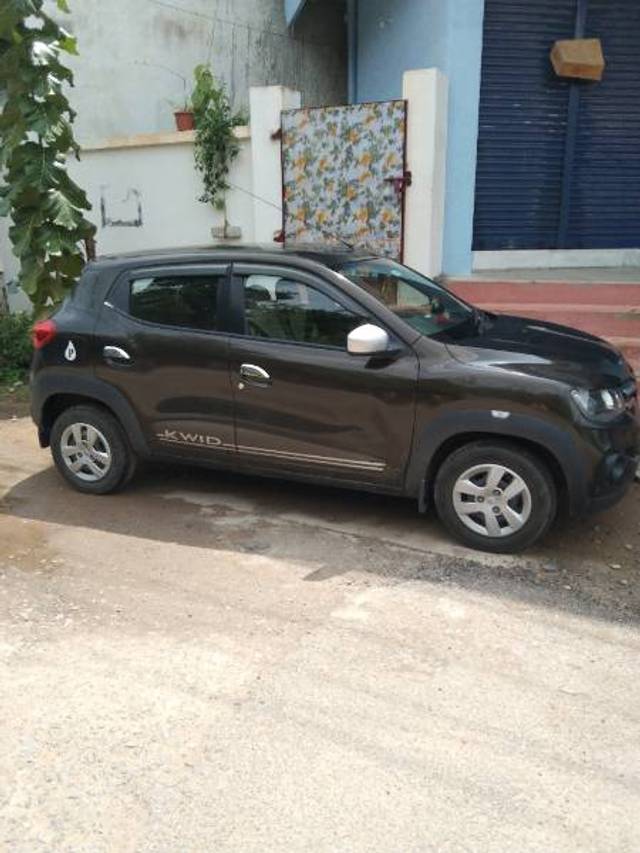 https://images10.gaadi.com/usedgaadi-sellcar/UsedCar/e56c848ea/9ea09db2-09db-453c-8bdd-a264d960eeb4.jpg?imwidth=6401