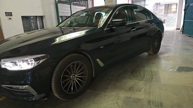 https://images10.gaadi.com/usedgaadi-sellcar/UsedCar/e56c8612a/d5bcdb81-353a-42eb-a845-268f6010ccec.jpg?imwidth=6400