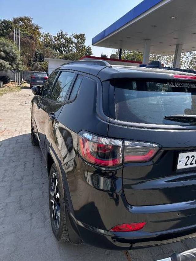 https://images10.gaadi.com/usedgaadi-sellcar/UsedCar/e56cc9afa/131acc6d-4468-45af-8a4c-57563a19b67d.jpg?imwidth=6402