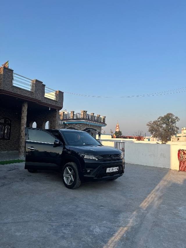 https://images10.gaadi.com/usedgaadi-sellcar/UsedCar/e56cfcb5a/38127d1b-852b-438c-b2bb-afac375342f1.jpeg?imwidth=6400