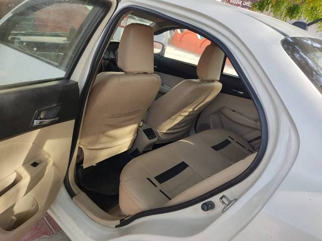 https://images10.gaadi.com/usedgaadi-sellcar/UsedCar/e56d2115a/fb8f7c24-3186-49c3-9f20-85bd1ef2d76a.jpg?imwidth=6401