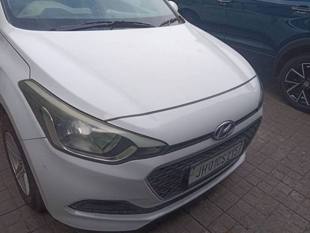 https://images10.gaadi.com/usedgaadi-sellcar/UsedCar/e56d25d5a/f7e60e37-42d0-475d-a561-b0a31fadf21c.jpg?imwidth=6400