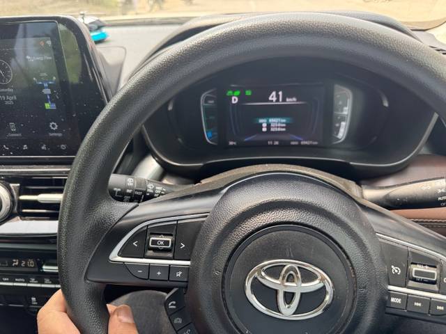 https://images10.gaadi.com/usedgaadi-sellcar/UsedCar/e56d3538a/be73992b-86ca-4e66-9266-9477735c9843.jpeg?imwidth=6401