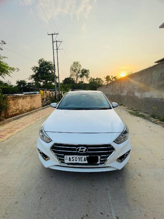 https://images10.gaadi.com/usedgaadi-sellcar/UsedCar/e56dca0ea/407a206d-56a6-4331-80a4-9826f2b7a583.jpeg?imwidth=6400
