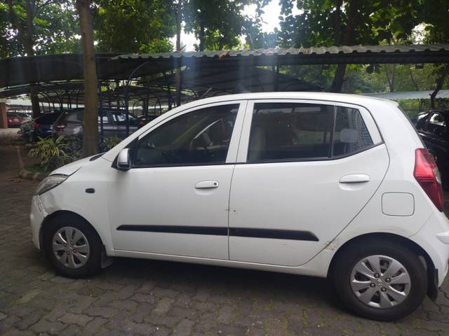 https://images10.gaadi.com/usedgaadi-sellcar/UsedCar/e56e0327a/06a6e07b-c207-40c3-b739-7f95950c1268.jpeg?imwidth=6402