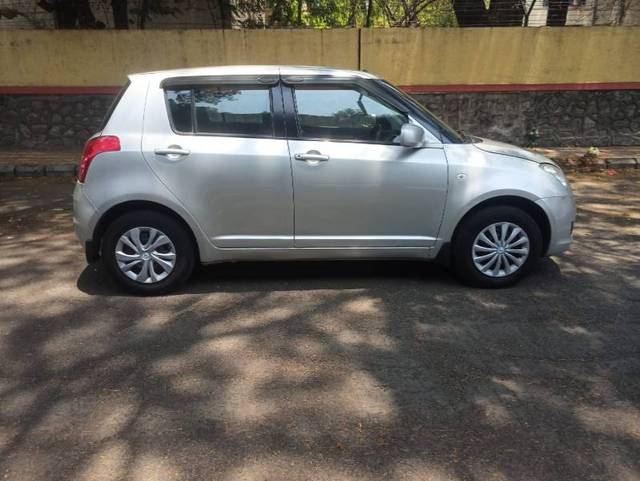 https://images10.gaadi.com/usedgaadi-sellcar/UsedCar/e56e5dfda/726f6dac-8252-49a2-bae0-9f9dd6cb3b9b.jpg?imwidth=6401