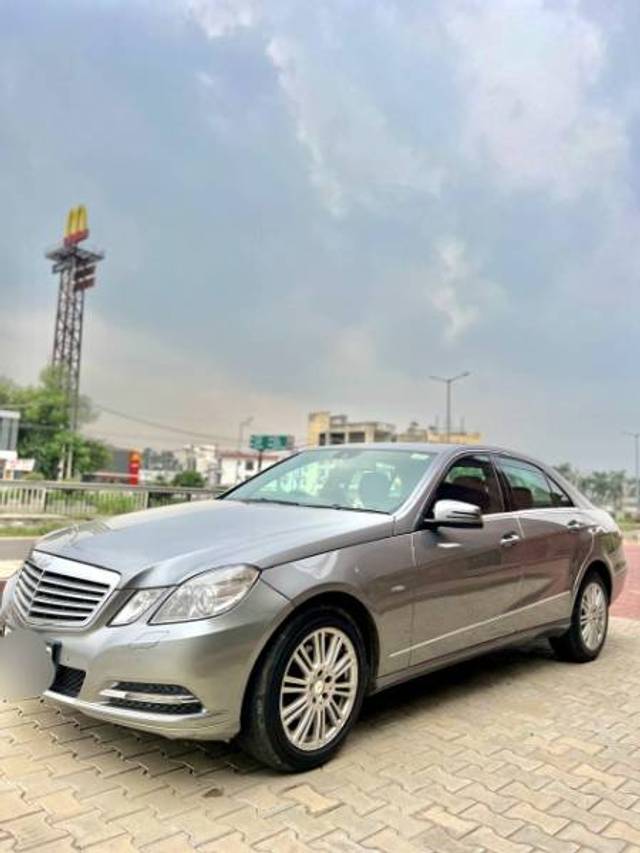 https://images10.gaadi.com/usedgaadi-sellcar/UsedCar/e56ec220a/d3eb0a5e-4004-40ca-bd23-ba7bd63c3627.jpg?imwidth=6402