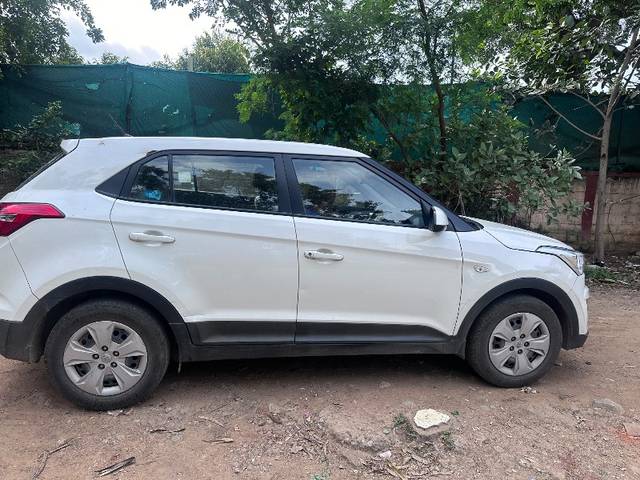 https://images10.gaadi.com/usedgaadi-sellcar/UsedCar/e56ed758a/59b1f121-0c57-4a4d-bb4e-63fc6f22eae1.jpeg?imwidth=6402