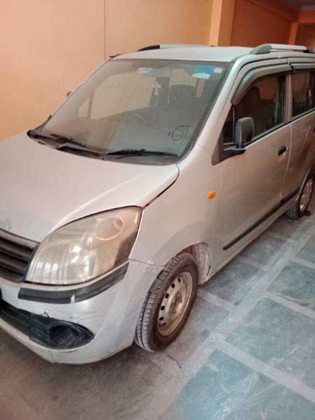https://images10.gaadi.com/usedgaadi-sellcar/UsedCar/e56edacaa/02d290c6-7a87-46fc-985b-3d40a015e37c.jpeg?imwidth=6402