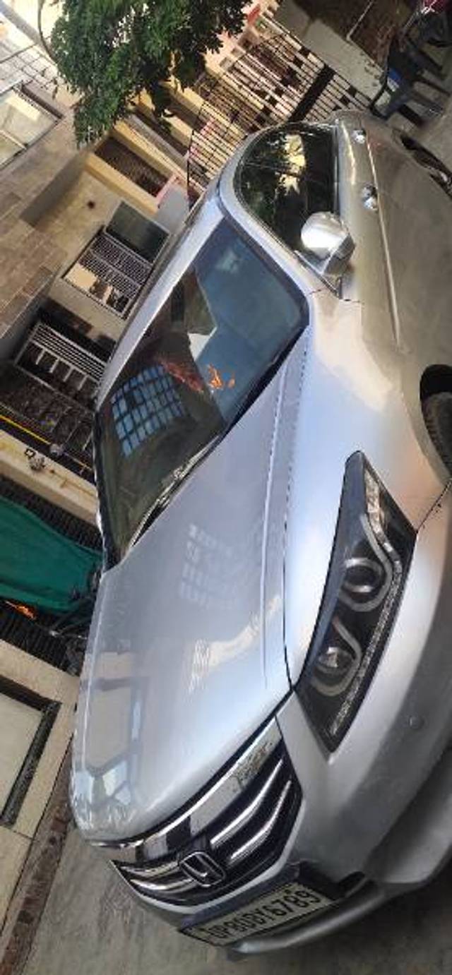 https://images10.gaadi.com/usedgaadi-sellcar/UsedCar/e56f0073a/db40638f-f204-439e-87f1-fb2bc04faa81.jpg?imwidth=6401