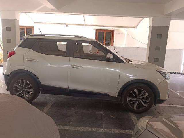 https://images10.gaadi.com/usedgaadi-sellcar/UsedCar/e56f13fda/63acbe9b-2e05-46a9-bd9d-63c9e0dc2b00.jpg?imwidth=6400
