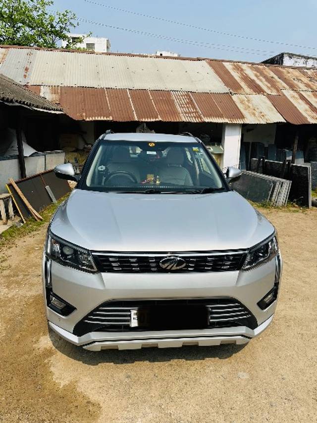 https://images10.gaadi.com/usedgaadi-sellcar/UsedCar/e56f2bcfa/10cf8d1d-036d-45b1-aa1c-c77bffefbf09.jpeg?imwidth=6400