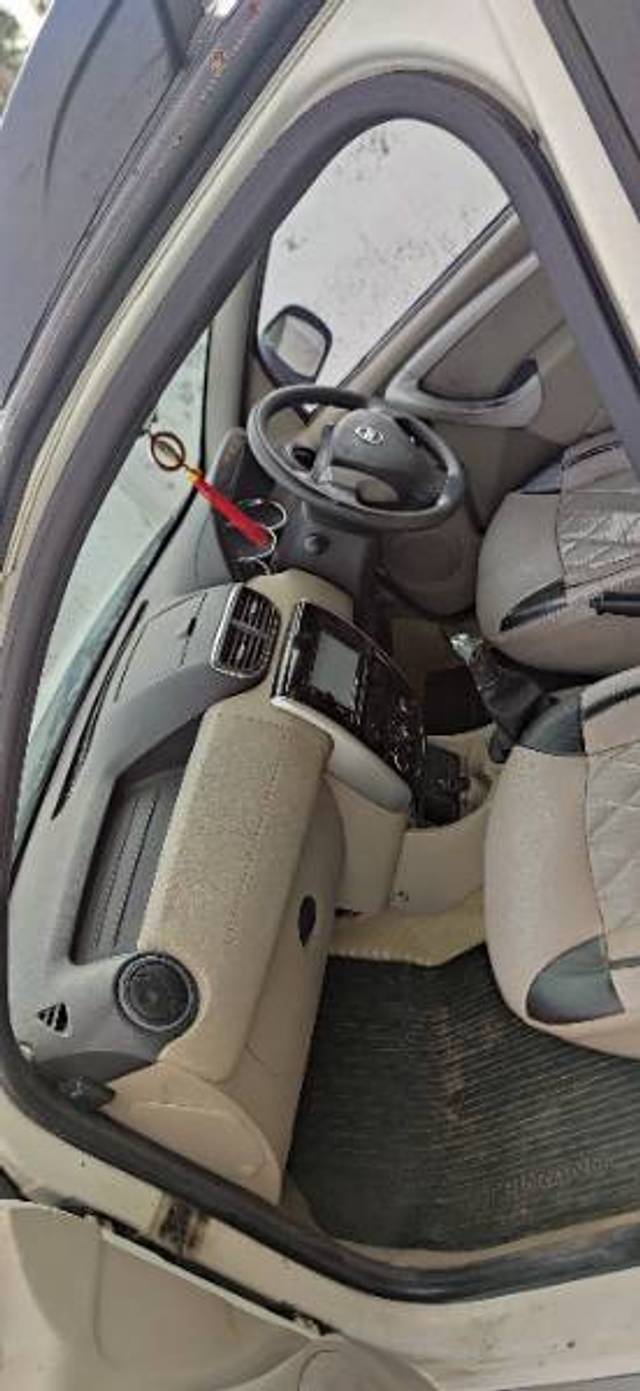 https://images10.gaadi.com/usedgaadi-sellcar/UsedCar/e56f8f27a/77680f1e-cf3a-4063-aacb-9cd3f1ca8c91.jpg?imwidth=6401