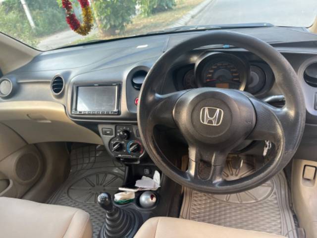 https://images10.gaadi.com/usedgaadi-sellcar/UsedCar/e56fb715a/1b5f96d5-d4d6-4c59-b670-2ddec8b6f28e.jpeg?imwidth=6402