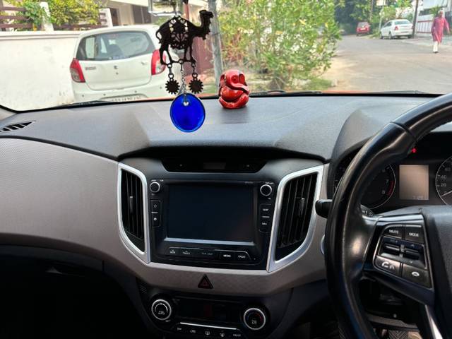 https://images10.gaadi.com/usedgaadi-sellcar/UsedCar/e56fd809a/5a69b4f0-8085-417a-b16f-e07bab64ff84.jpeg?imwidth=6402