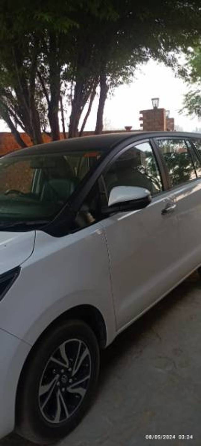 https://images10.gaadi.com/usedgaadi-sellcar/UsedCar/e56ffd16a/e06eedc9-c3f8-46e0-a741-eb2a4a2b0add.jpg?imwidth=6402