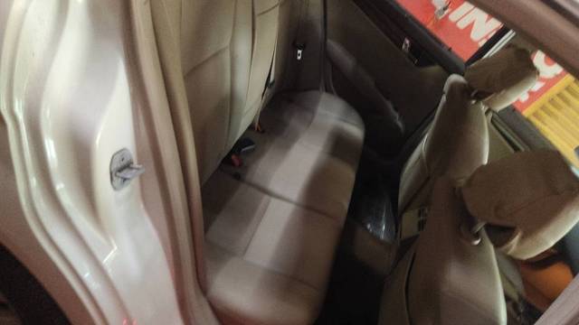 https://images10.gaadi.com/usedgaadi-sellcar/UsedCar/e5704deea/bd044ed5-b28a-48b7-9514-e5c03cf41c66.jpeg?imwidth=6401
