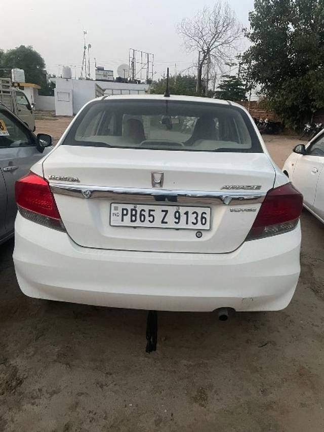 https://images10.gaadi.com/usedgaadi-sellcar/UsedCar/e5707caea/b47a9efd-d328-449c-9b96-2662e9345c71.jpeg?imwidth=6402