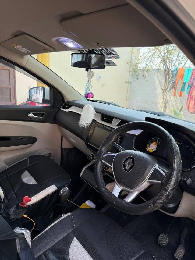 https://images10.gaadi.com/usedgaadi-sellcar/UsedCar/e5709dd9a/207af1e7-a2ec-4569-bd24-02b7cc5d1d18.jpeg?imwidth=6402