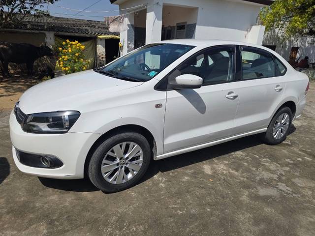 https://images10.gaadi.com/usedgaadi-sellcar/UsedCar/e570a56da/c3a27252-fc28-4cc6-bf40-6c8454ee1184.jpeg?imwidth=6401