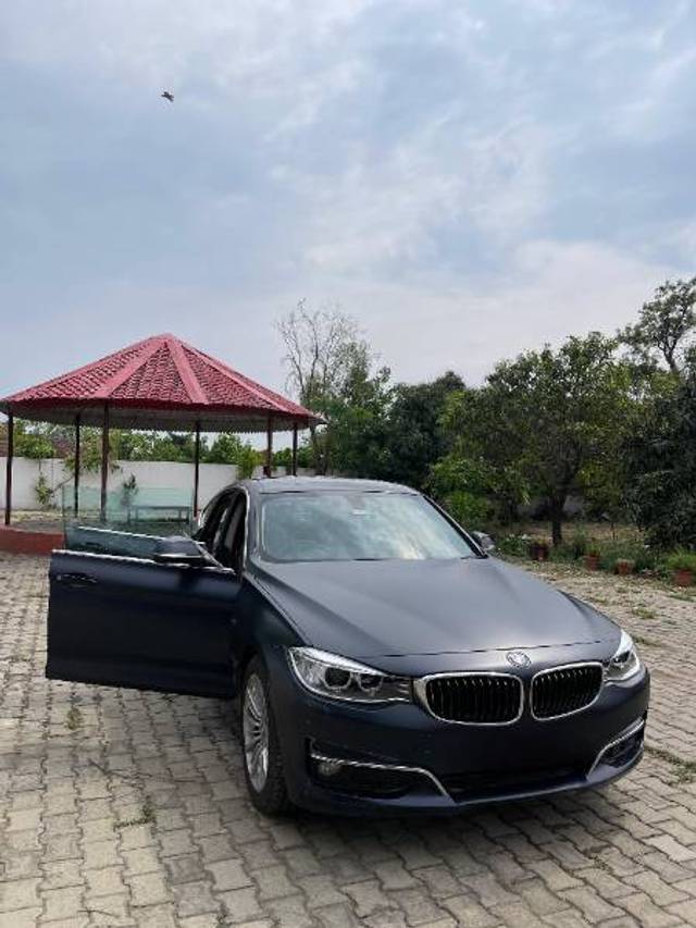 https://images10.gaadi.com/usedgaadi-sellcar/UsedCar/e570d5fea/85443440-8df6-44d6-8604-64b05e603859.jpg?imwidth=6400