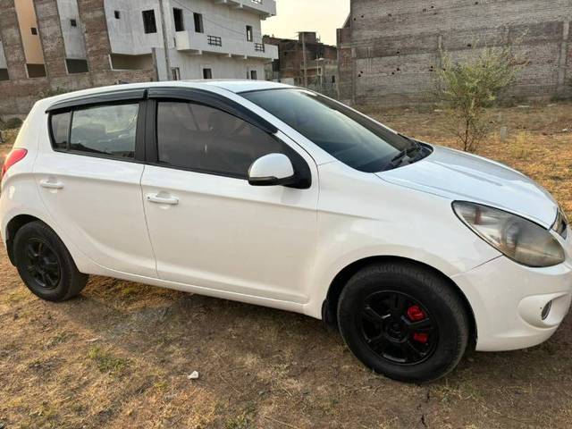 https://images10.gaadi.com/usedgaadi-sellcar/UsedCar/e570fc27a/70ae5f78-de28-44b6-afc1-46163f79ad19.jpg?imwidth=6402