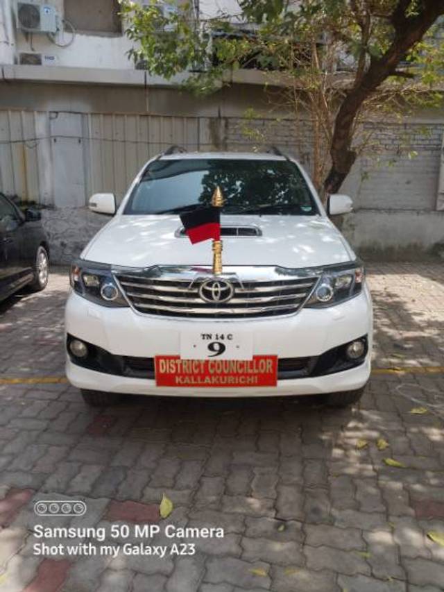 https://images10.gaadi.com/usedgaadi-sellcar/UsedCar/e57130b2a/a70b2af1-1f3a-43e6-becc-0db7706398b9.jpeg?imwidth=6400