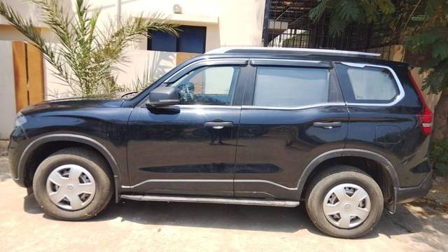 https://images10.gaadi.com/usedgaadi-sellcar/UsedCar/e57139eea/22dabd13-3bf8-4eb2-96ba-c91474f0154a.jpg?imwidth=6400