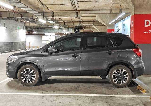 https://images10.gaadi.com/usedgaadi-sellcar/UsedCar/e571522da/e2516e6f-cab1-41d4-b0bf-753d0de979d3.jpg?imwidth=6401