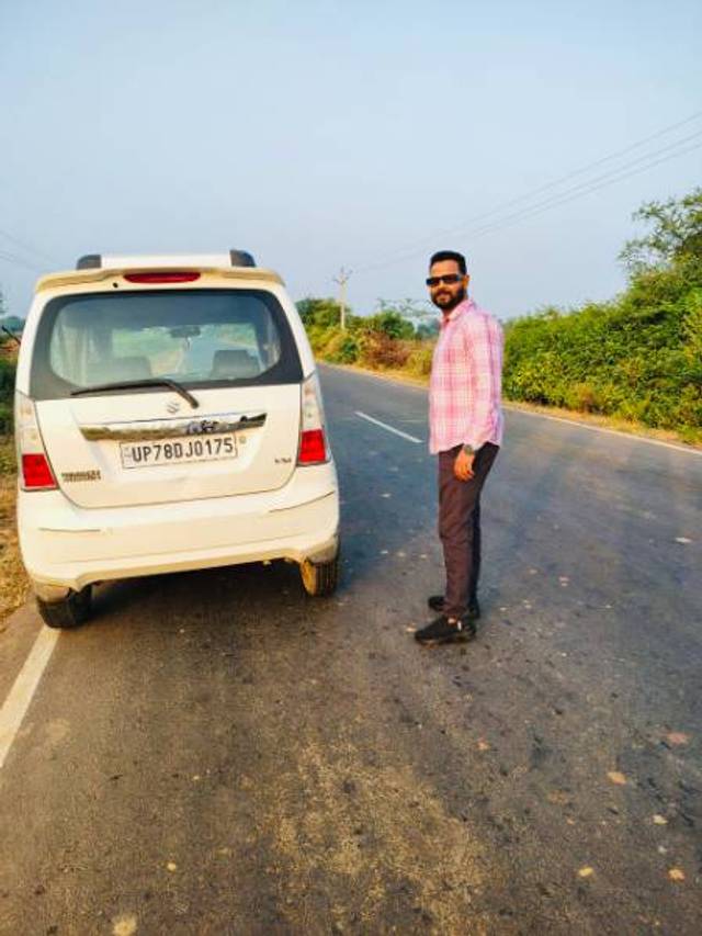 https://images10.gaadi.com/usedgaadi-sellcar/UsedCar/e5719cc6a/ea28b3f4-2b6a-4a60-85d1-c18894131686.jpg?imwidth=6400