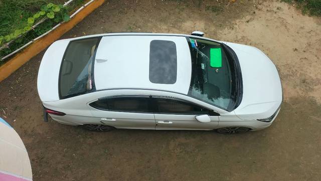 https://images10.gaadi.com/usedgaadi-sellcar/UsedCar/e571a160a/92bd0ed2-13ee-44eb-83b3-7c8104114011.jpg?imwidth=6401