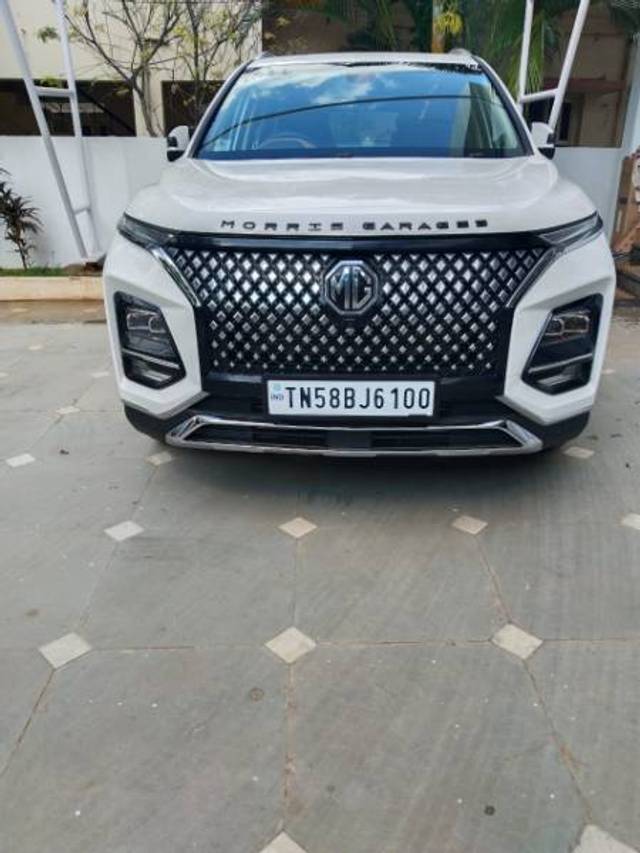 https://images10.gaadi.com/usedgaadi-sellcar/UsedCar/e571b73ea/ed3733fa-2cc7-47be-baad-fd4ed70146a7.jpeg?imwidth=6400