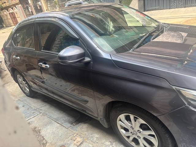 https://images10.gaadi.com/usedgaadi-sellcar/UsedCar/e571f32fa/2e728ebd-ab8d-4886-a74d-ab87e06beefb.jpeg?imwidth=6400