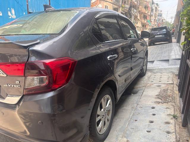 https://images10.gaadi.com/usedgaadi-sellcar/UsedCar/e571f32fa/dd7c7442-d5fa-4e33-b574-59ce4a3c4bb9.jpeg?imwidth=6401