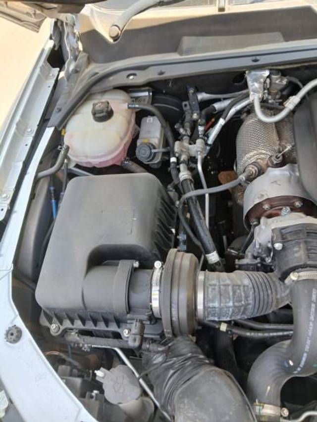 https://images10.gaadi.com/usedgaadi-sellcar/UsedCar/e5721de0a/3e26fa6e-c425-40e0-af4a-c1d33736b75f.jpg?imwidth=6402